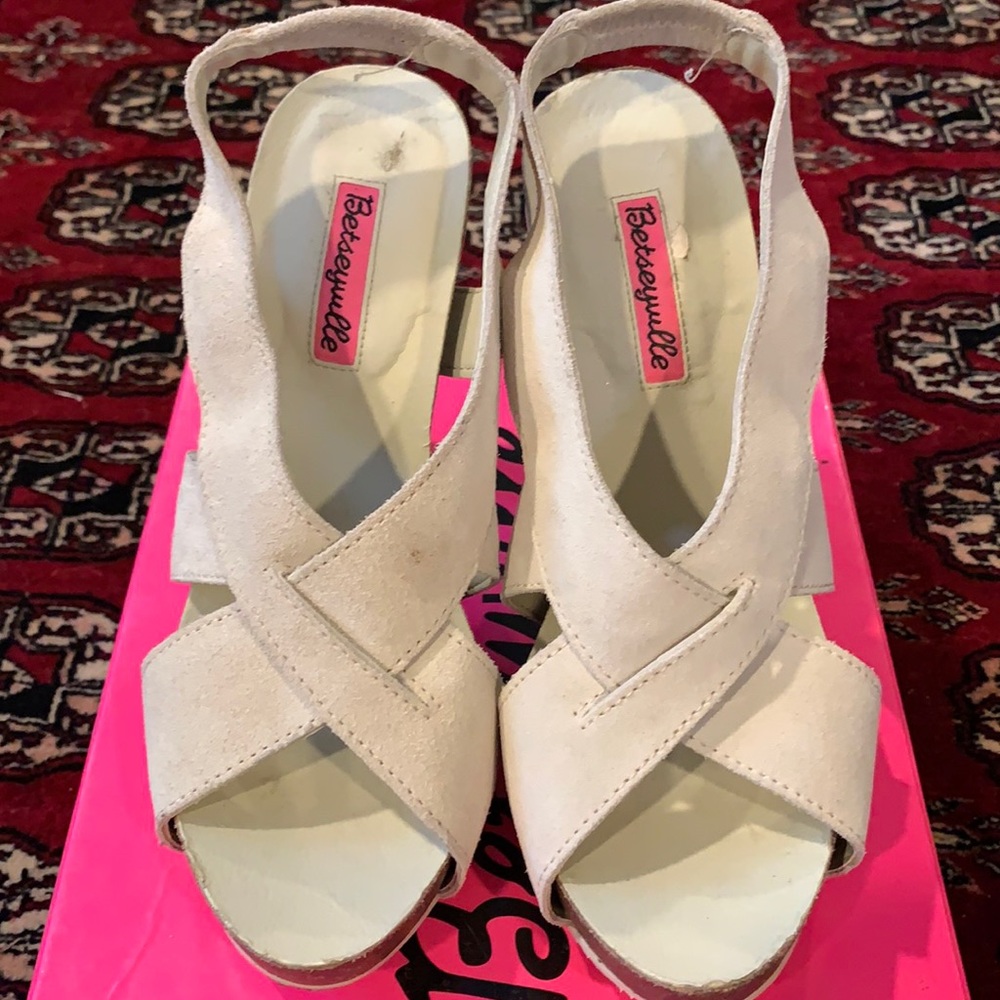 Cream Betseyville sandals Used size 9